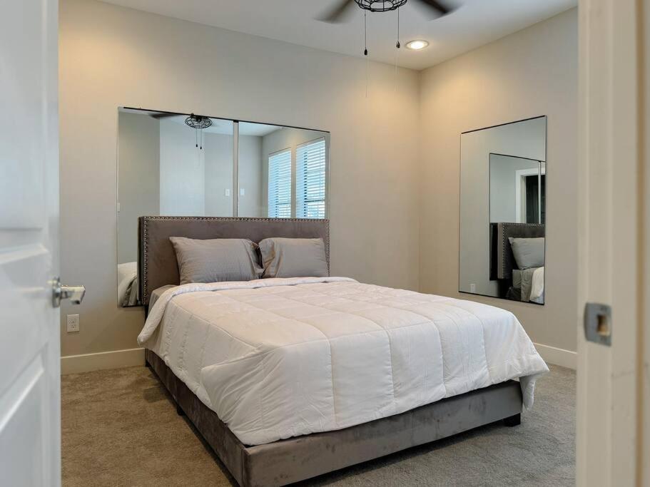 Downtown Houston Haven Villa Exterior photo